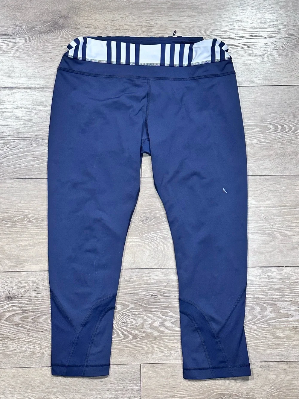 Lululemon Inspire Crop Leggings Inkwell/Ocean Stripe Mesh Panels *Flaw*
